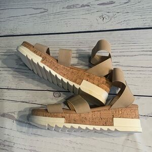 NWOT Cushionaire sandal